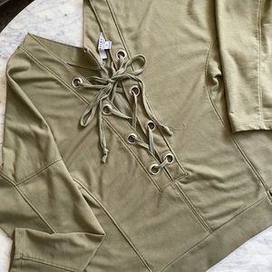 Lace up sweater! 🌿🌾